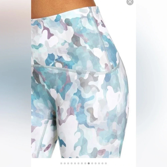 SPANX Camo Booty Boost Active Printed 7/8 Leggings Size Large NWT - Picture 6 of 11